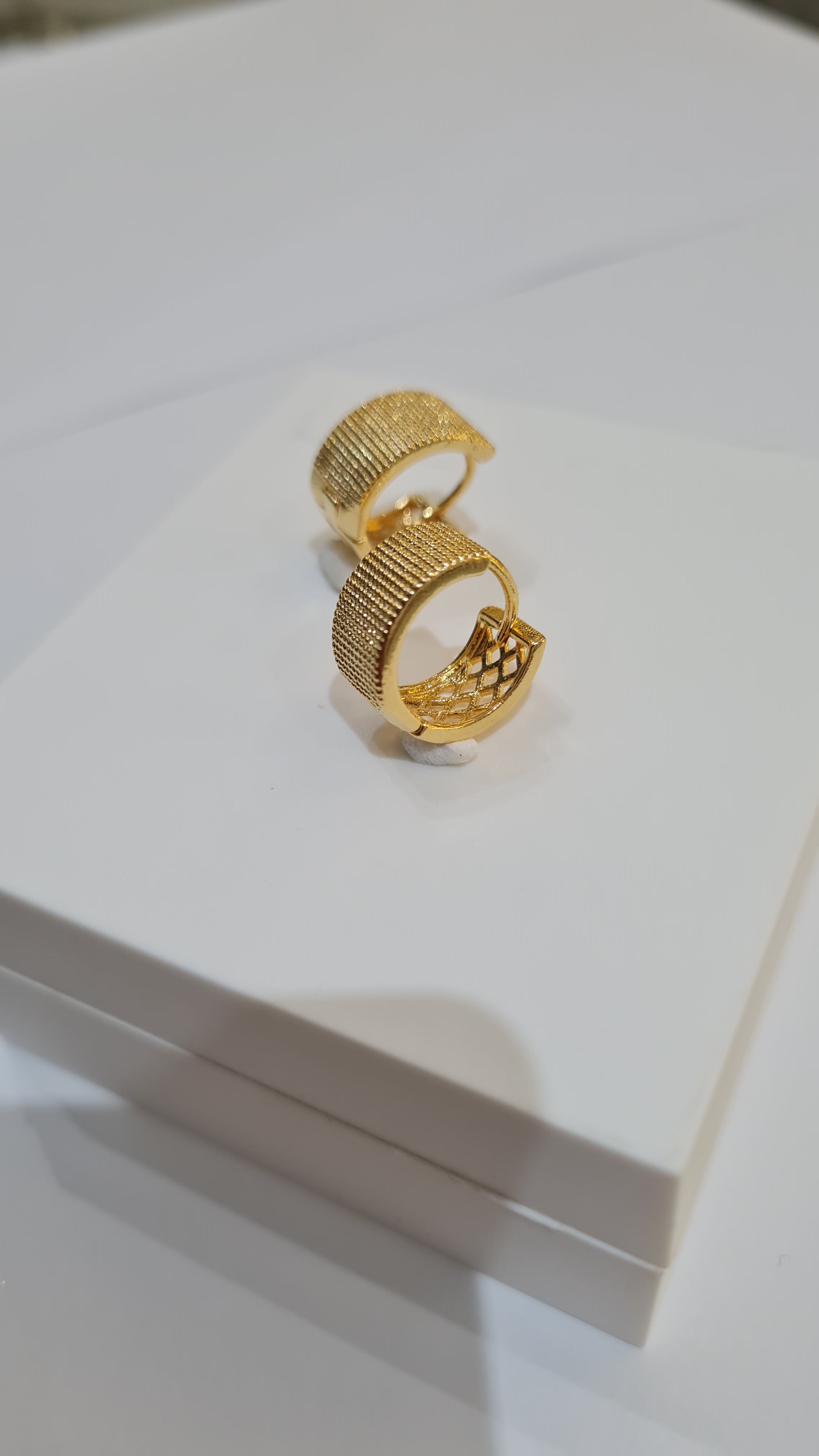 Argola Grossa Texturizada