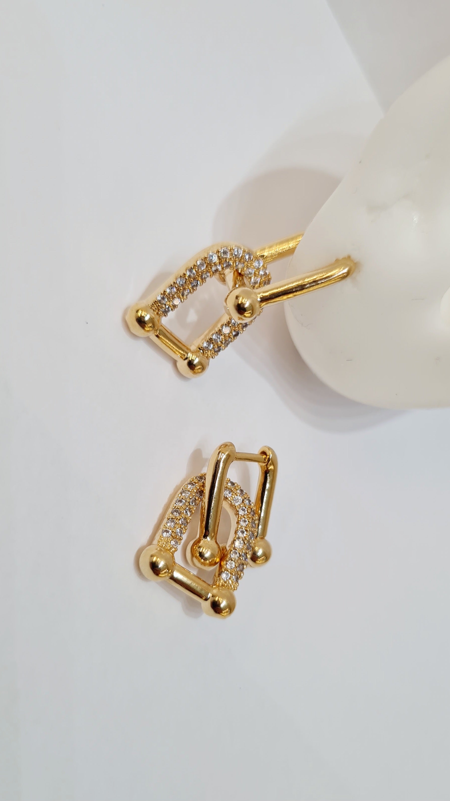 Brinco Cadeado Cravejad