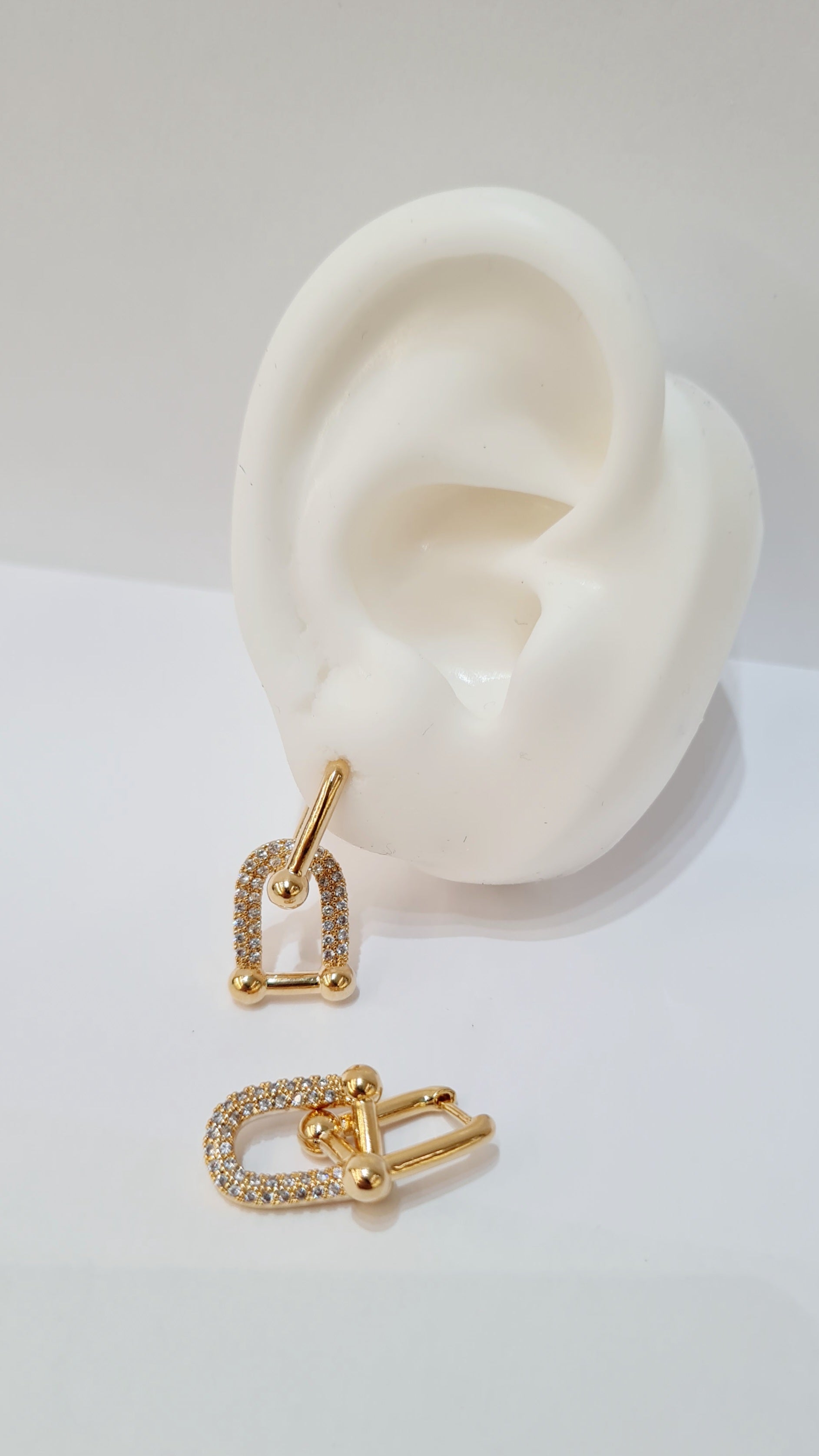 Brinco Cadeado Cravejad