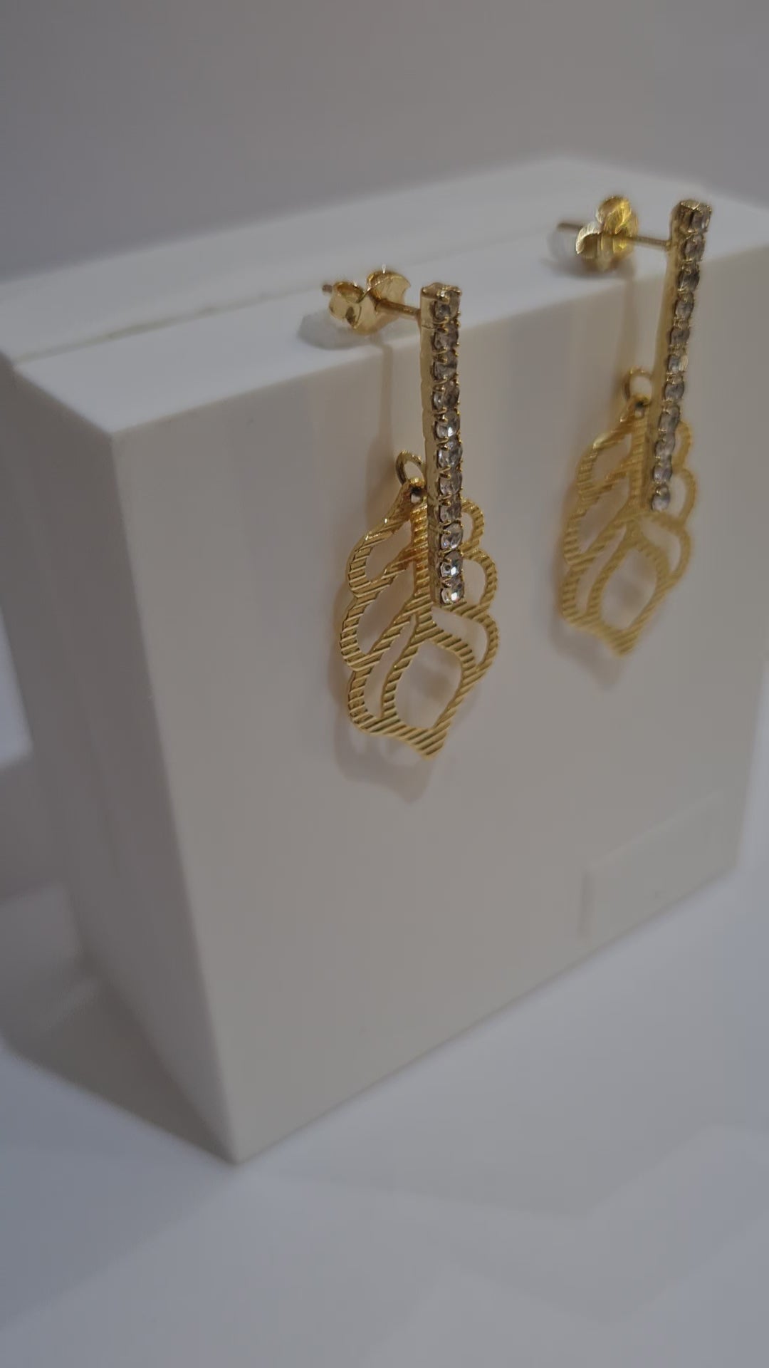 Brinco Vazado com Zircônias