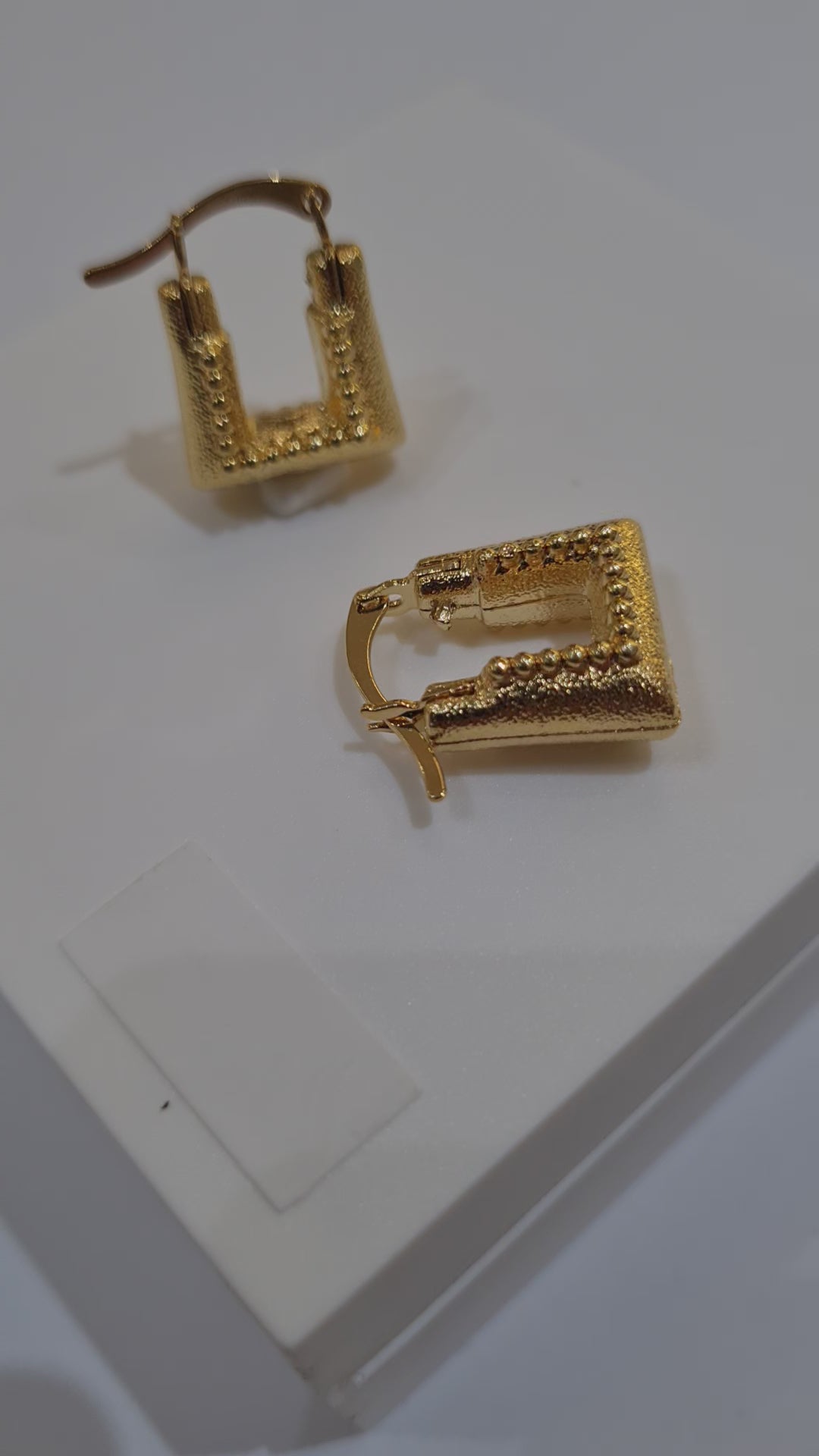 Argola Quadrada Texturizada