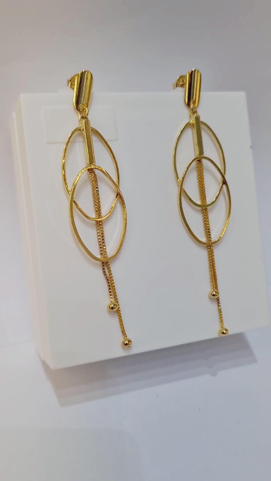 Brinco Longo Geométrico