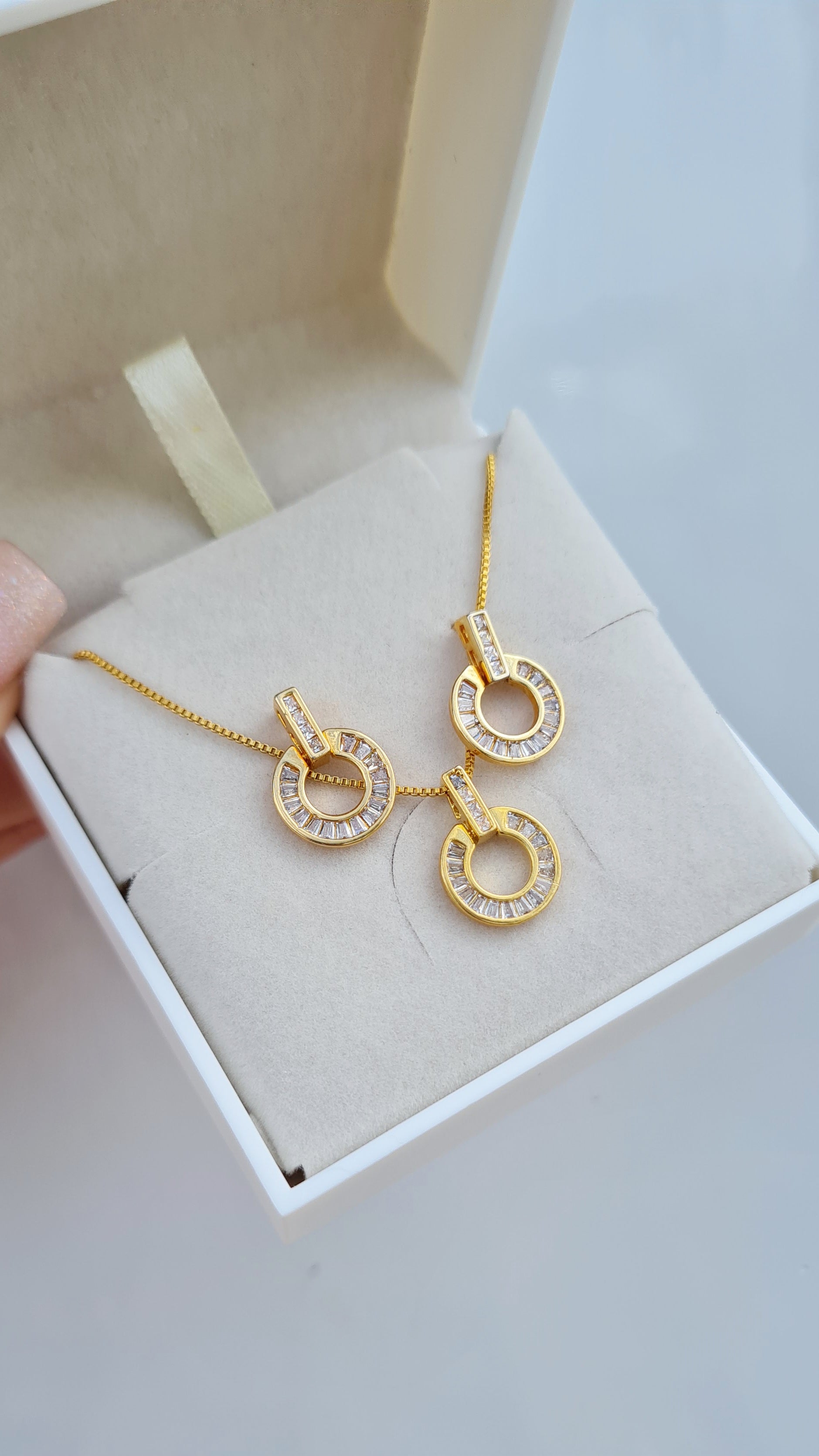 Conjunto Circular com Zircônias