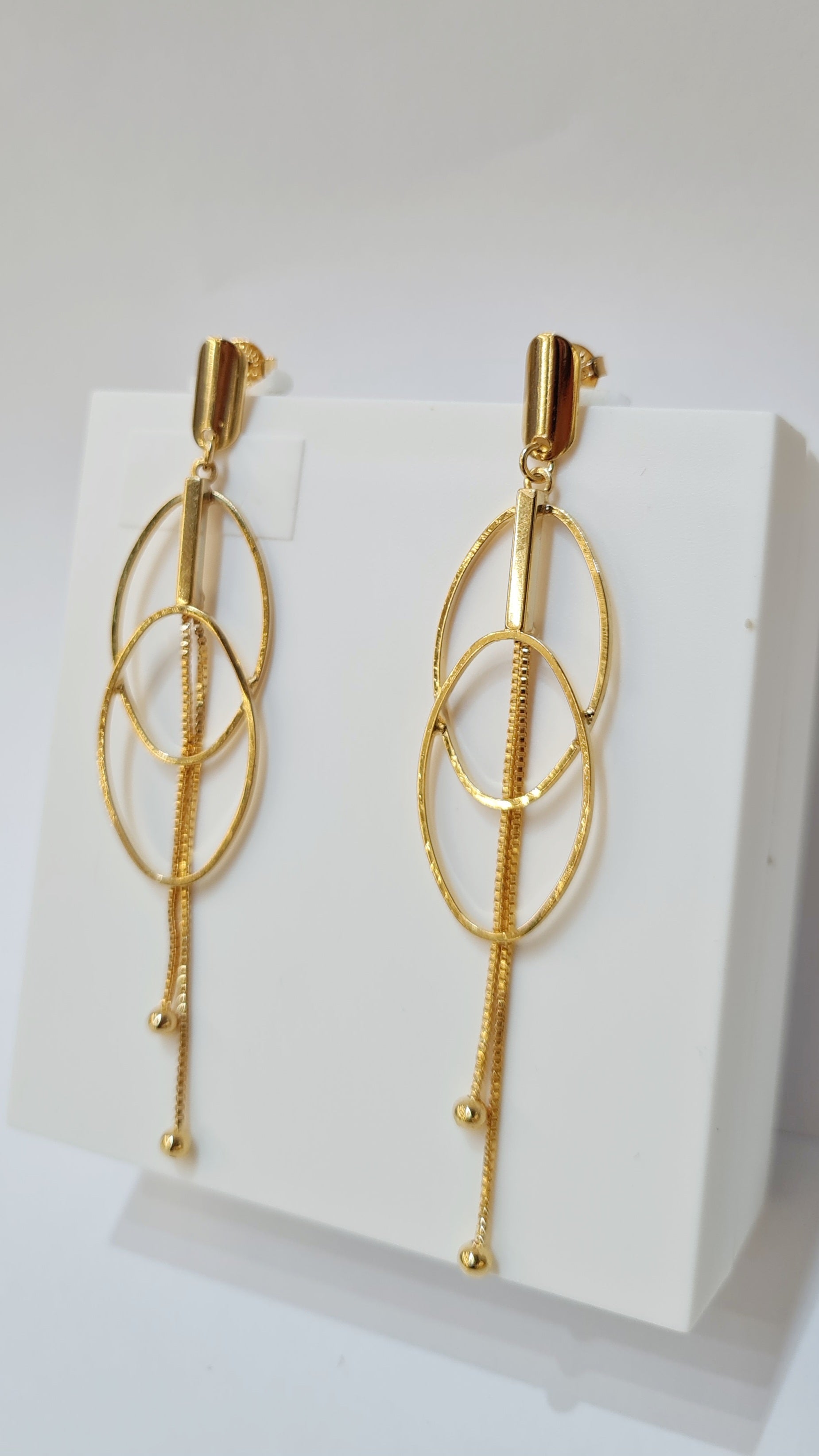 Brinco Longo Geométrico