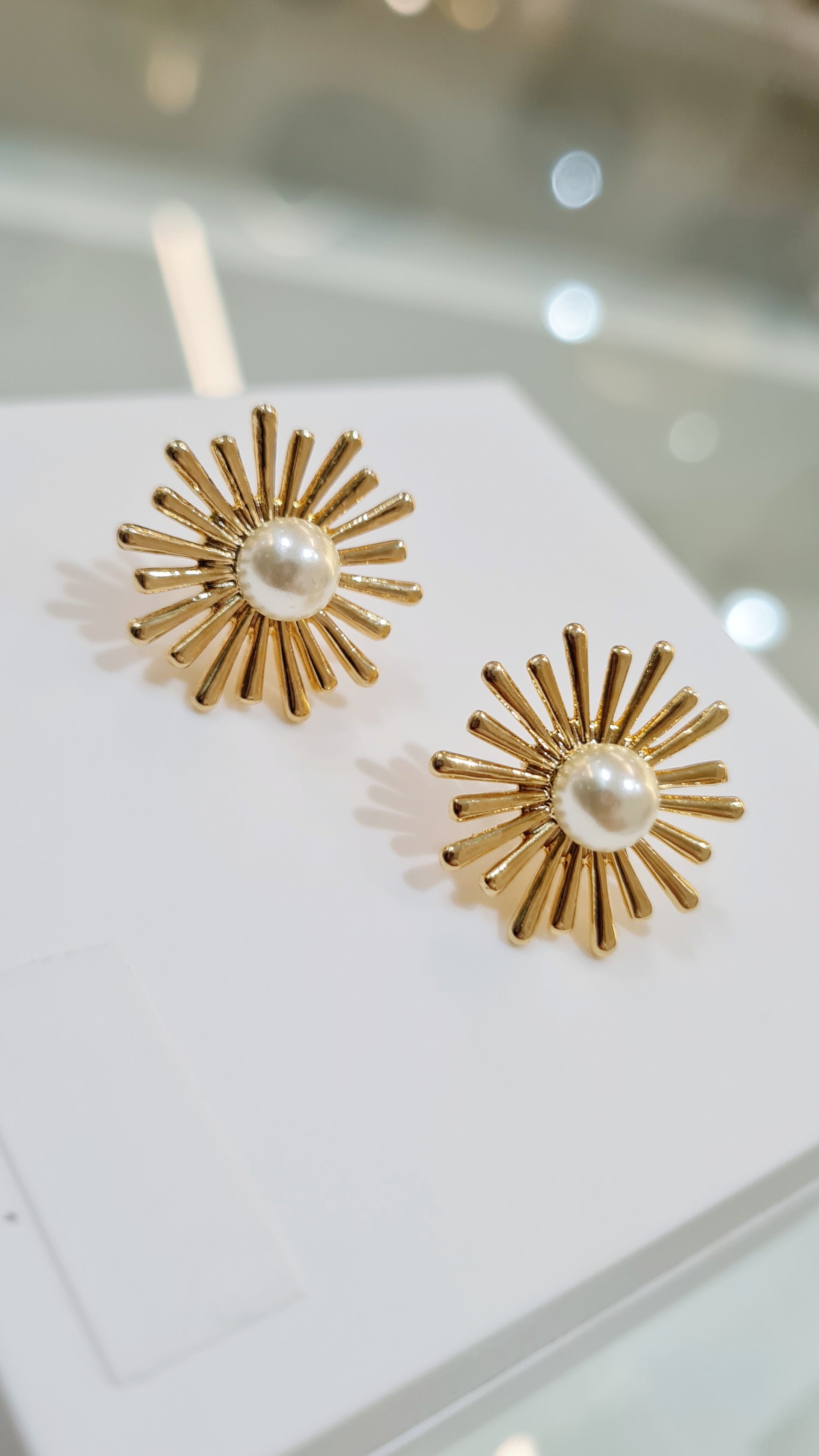 Brinco Flor do Sol com Pérola