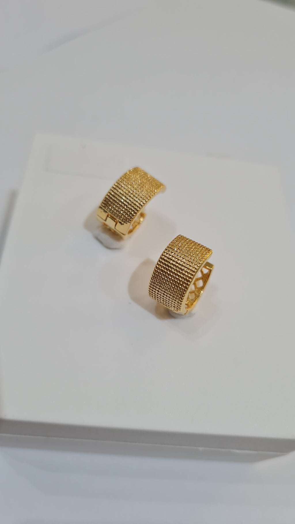 Argola Grossa Texturizada