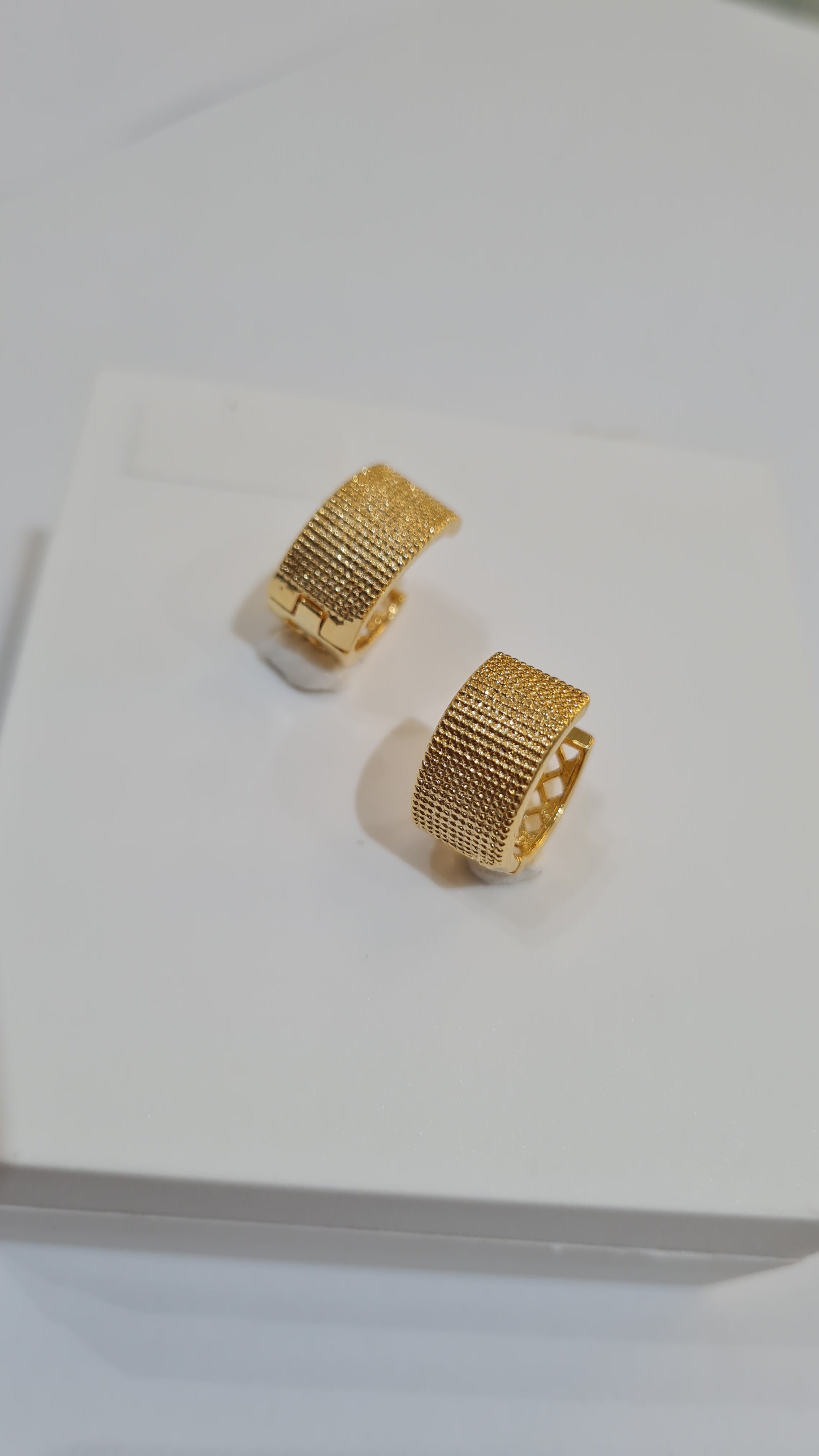 Argola Grossa Texturizada