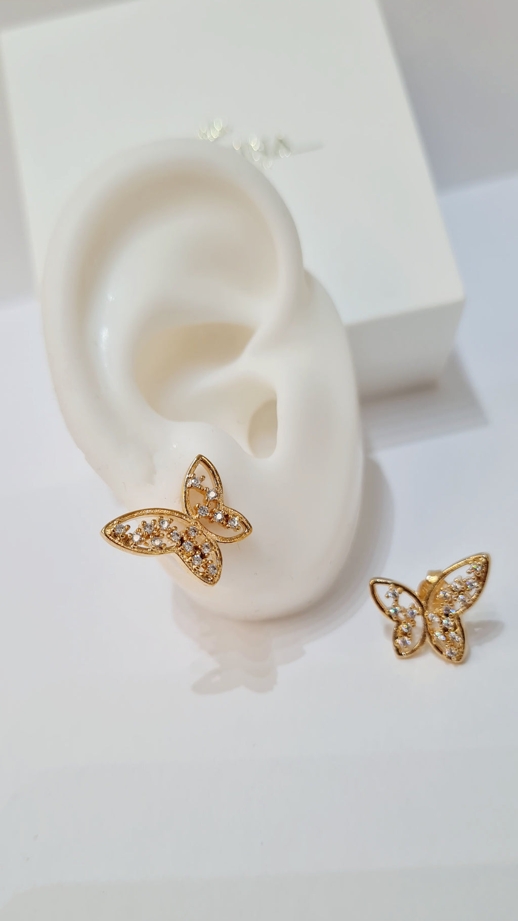 Brinco Borboleta Cravejada