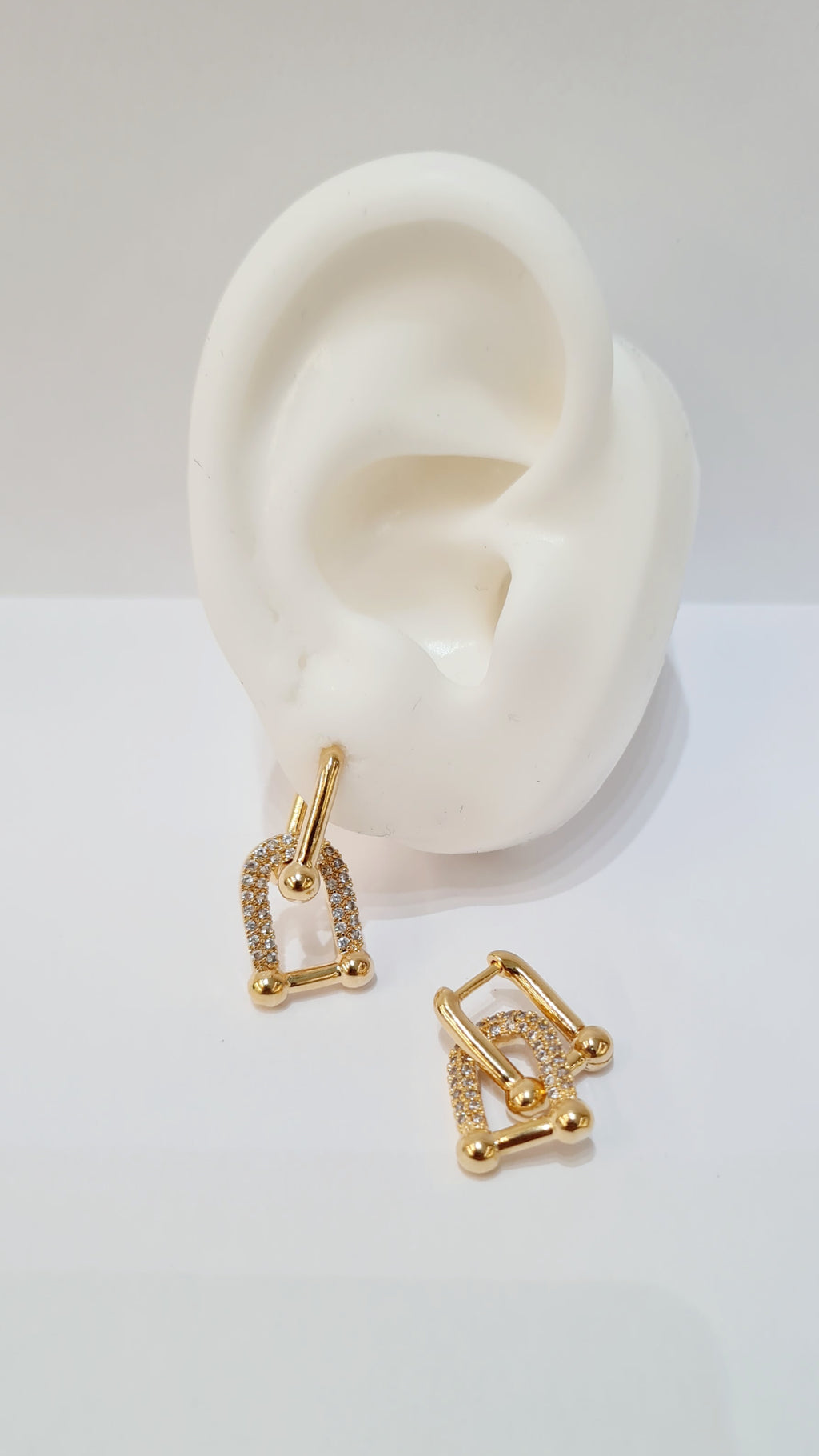 Brinco Cadeado Cravejad