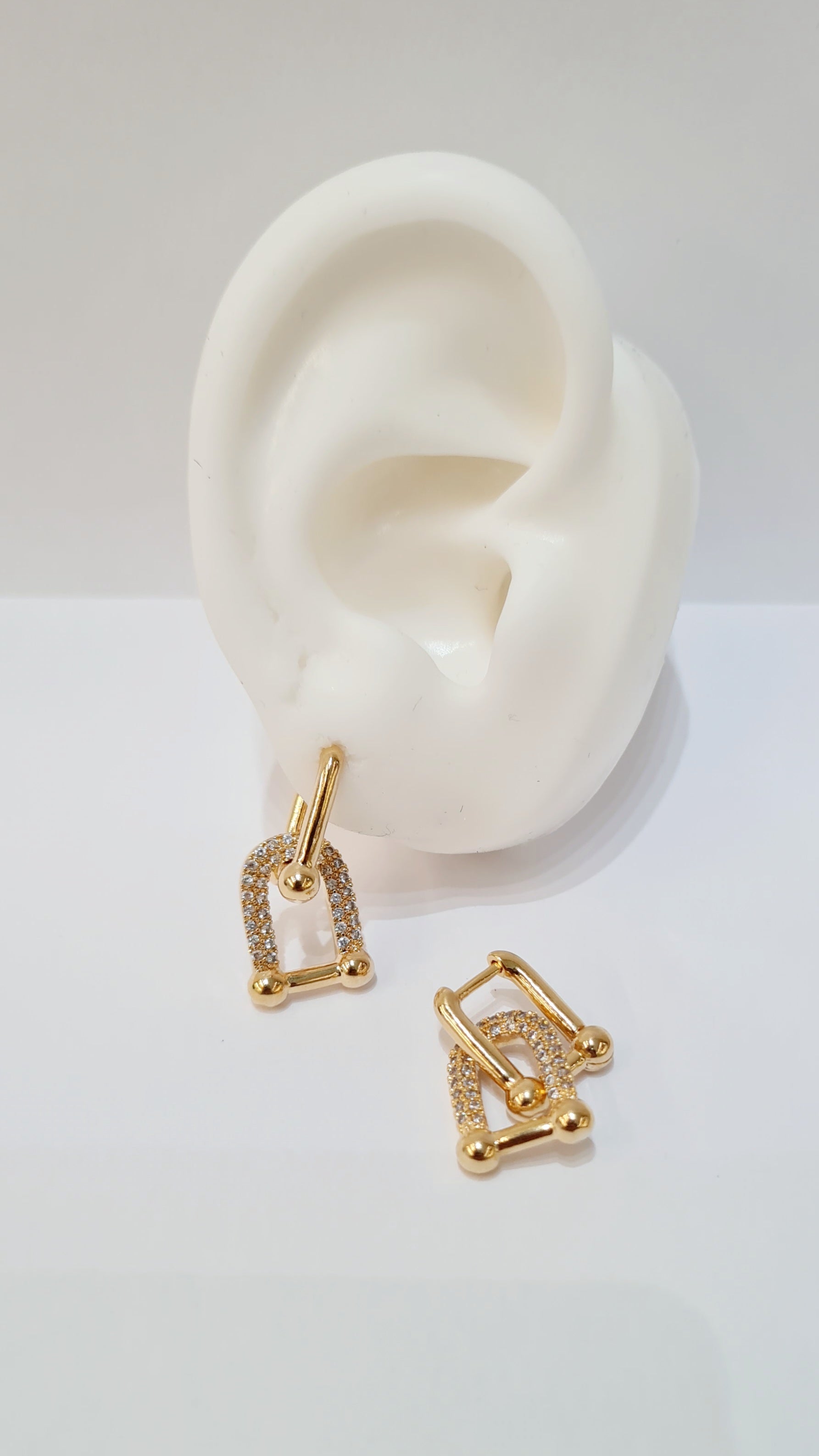 Brinco Cadeado Cravejad