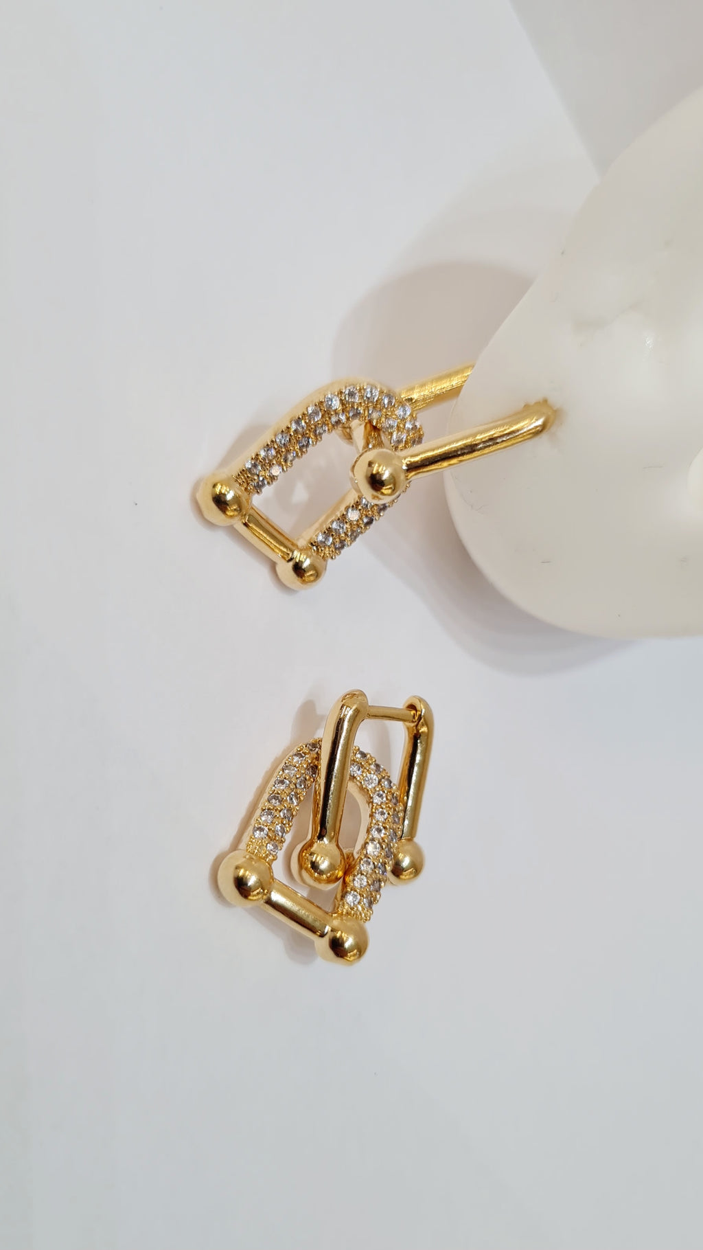 Brinco Cadeado Cravejad