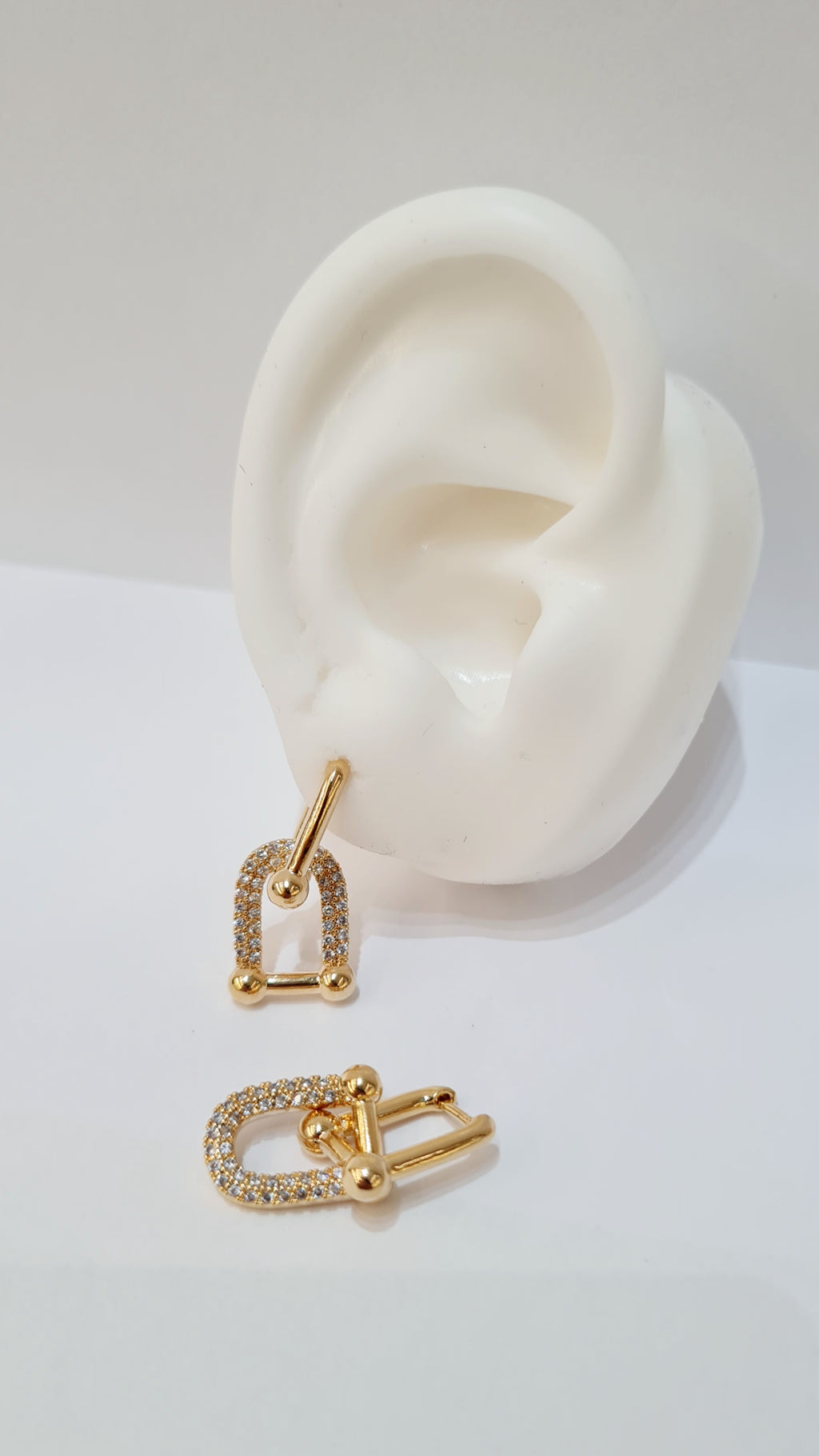 Brinco Cadeado Cravejad