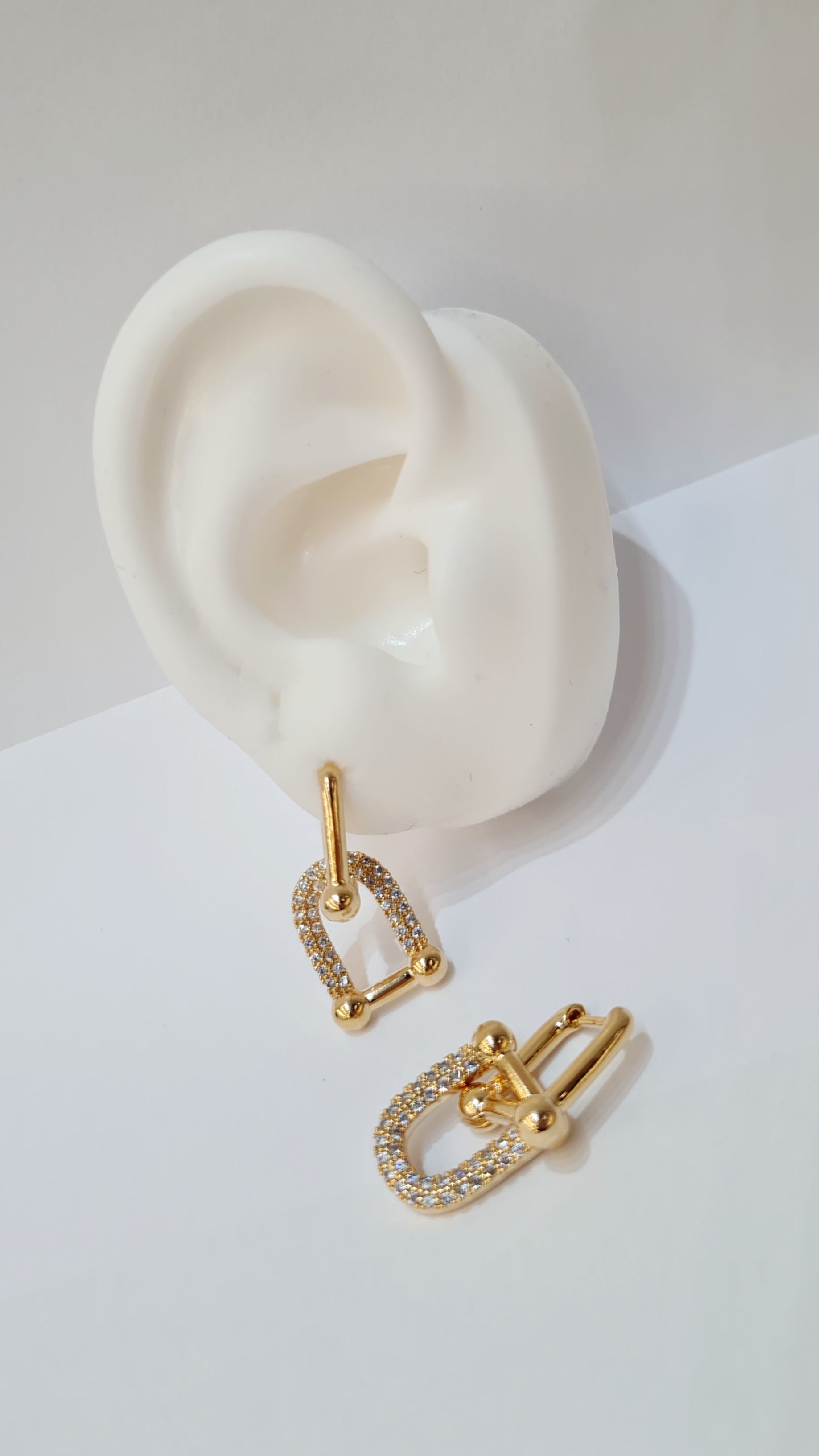 Brinco Cadeado Cravejad