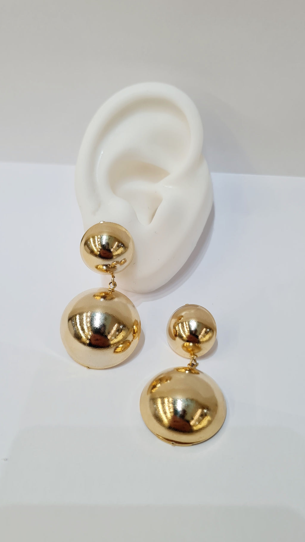 Brinco Meias Esferas Duplas