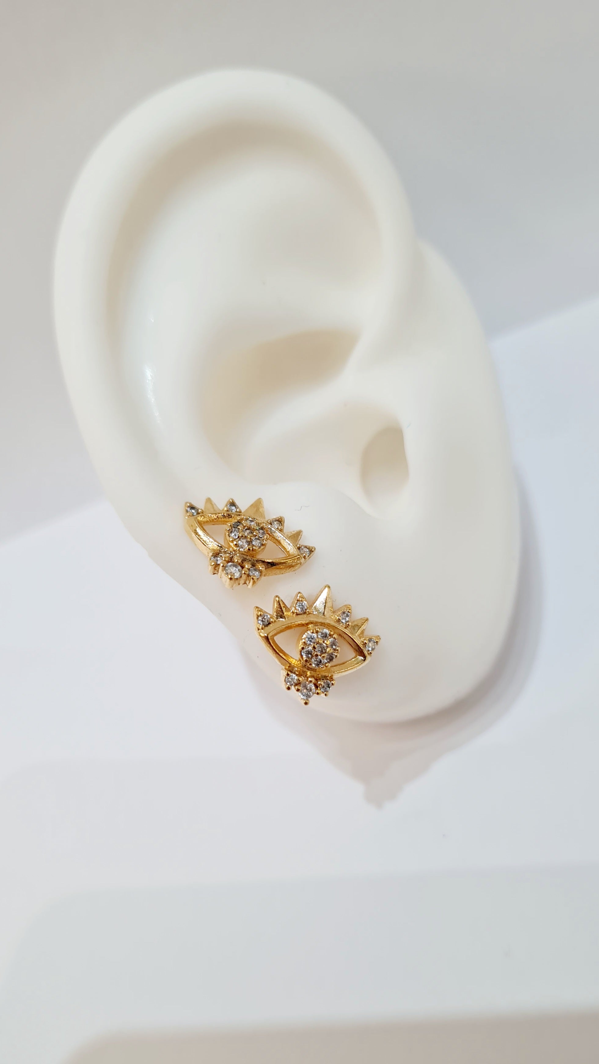 Brinco Olho Grego com Zircônias