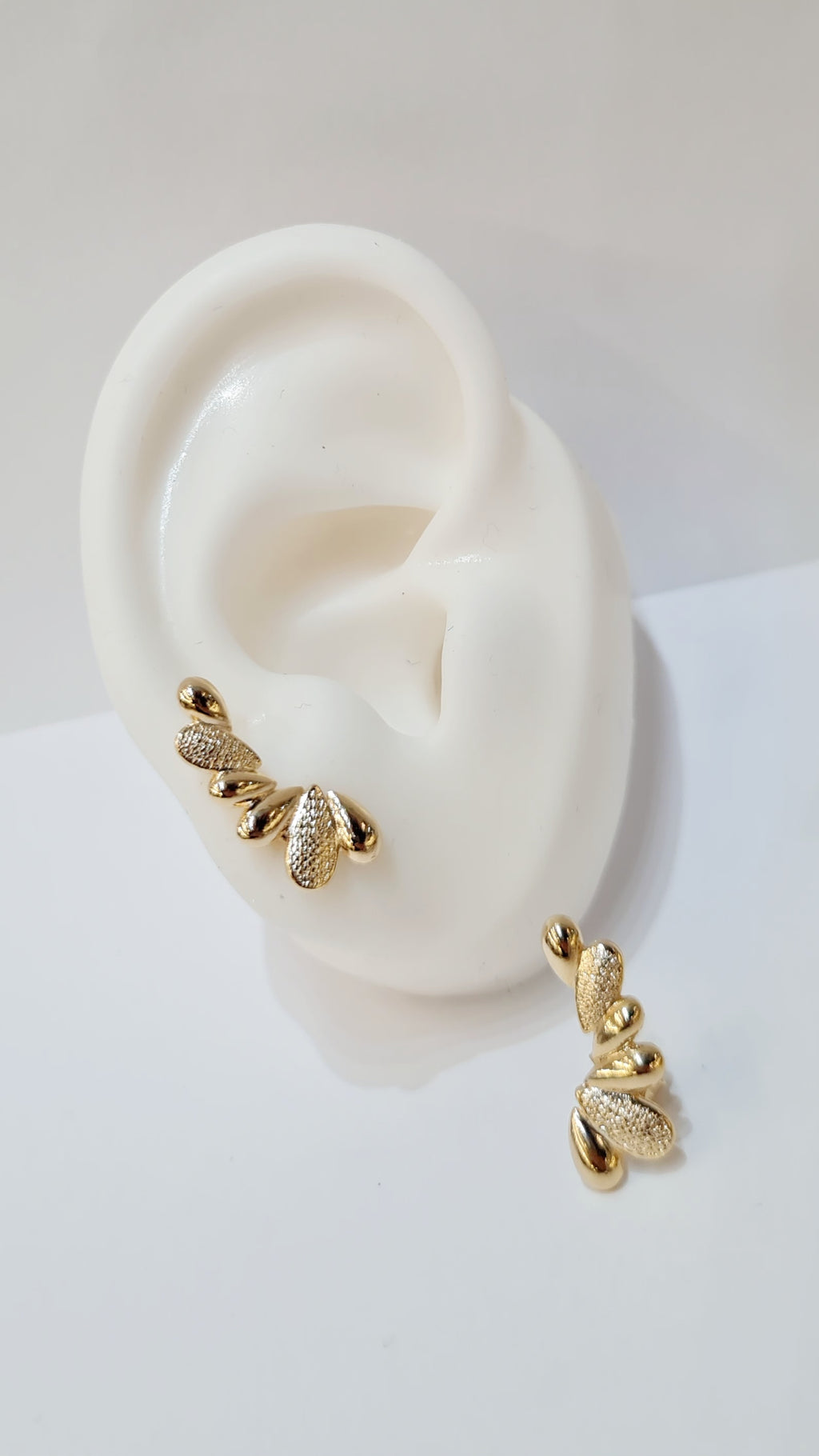 Ear Climber Gota Texturizada