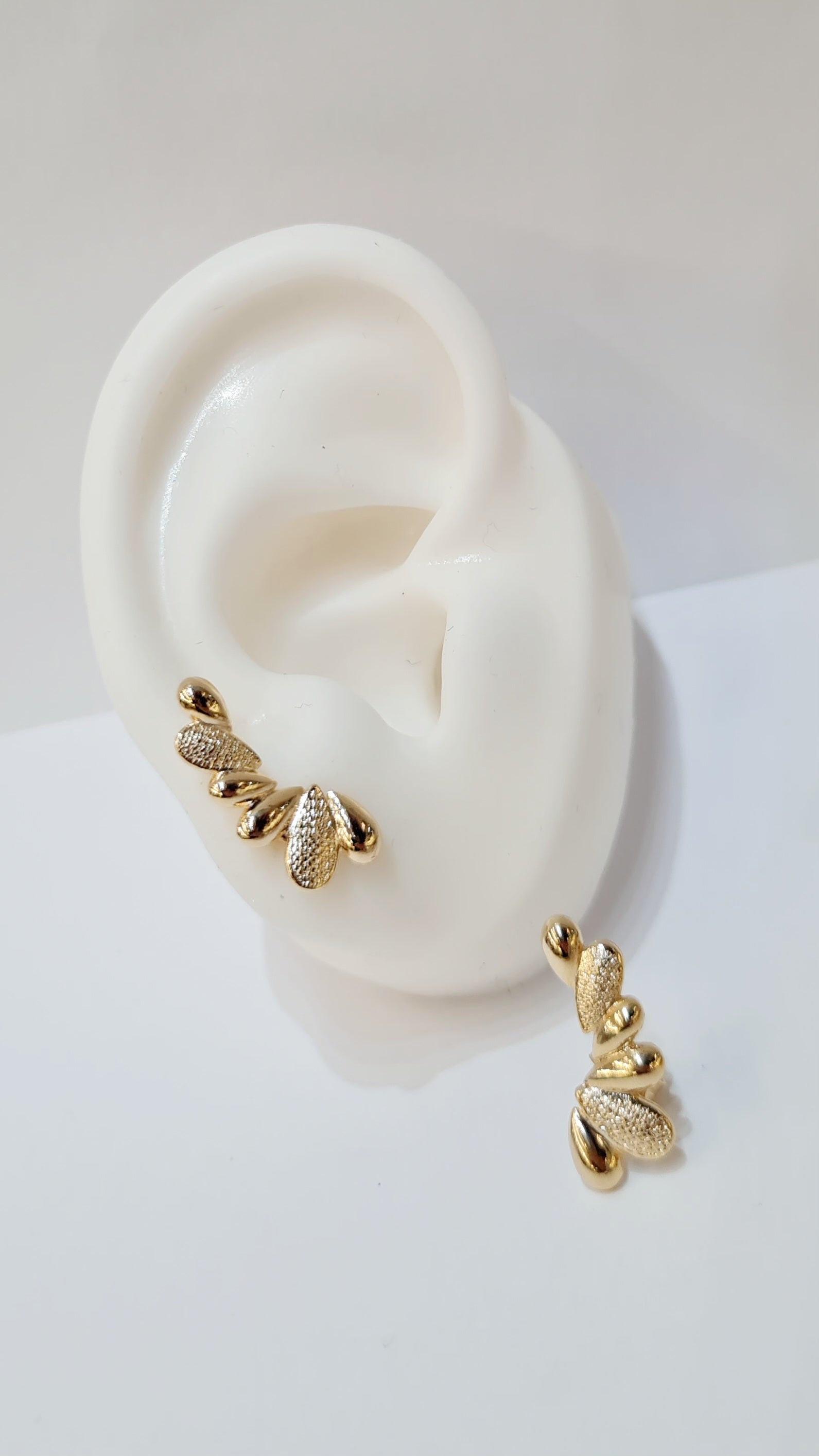 Ear Climber Gota Texturizada