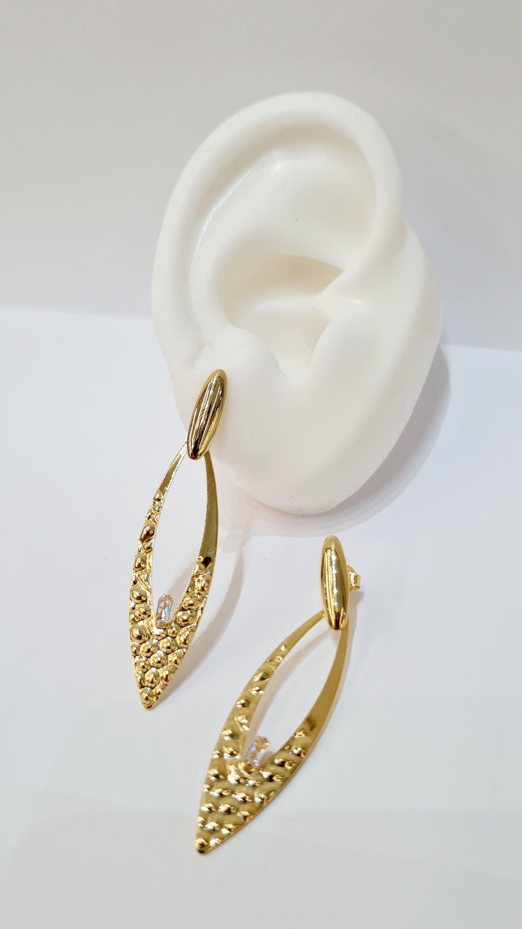 Brinco Alongado Texturizado