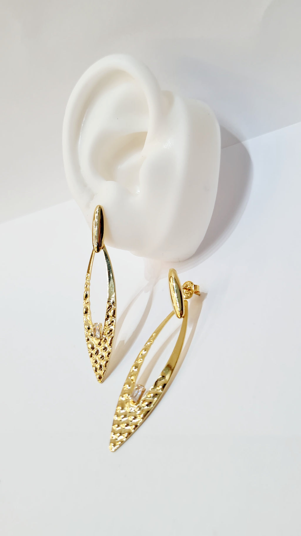 Brinco Alongado Texturizado