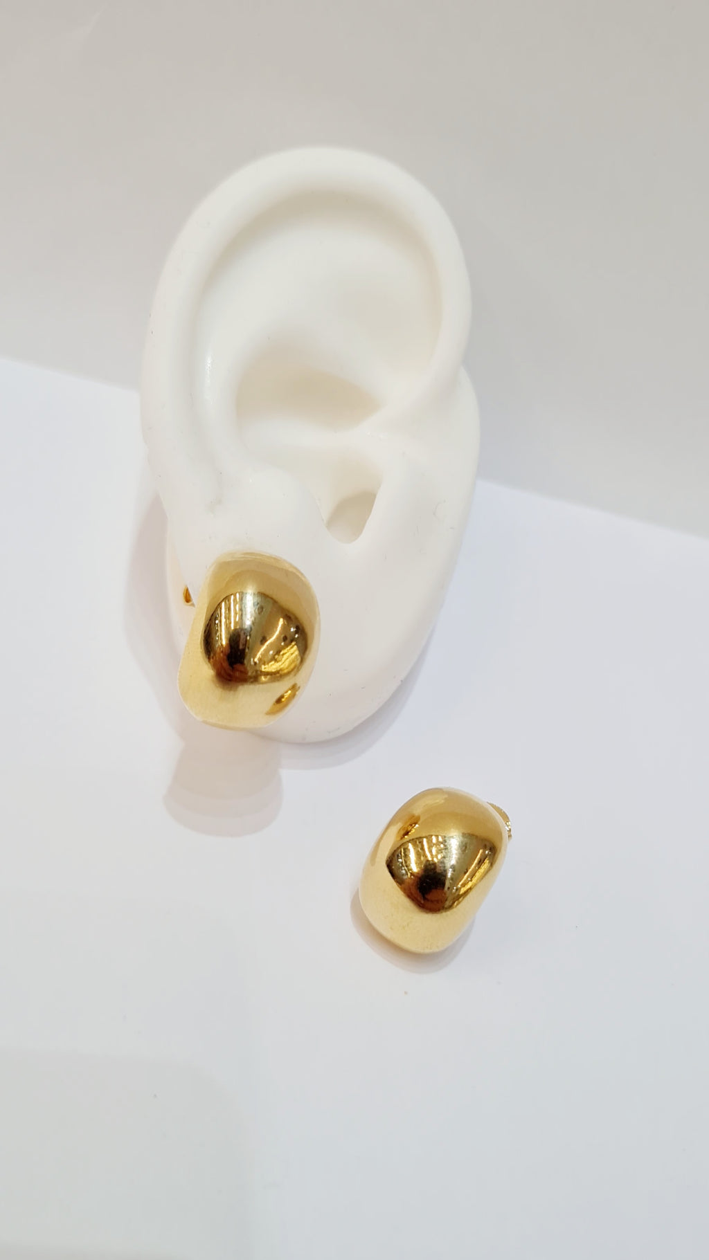 Brinco Meia Argola Grossa