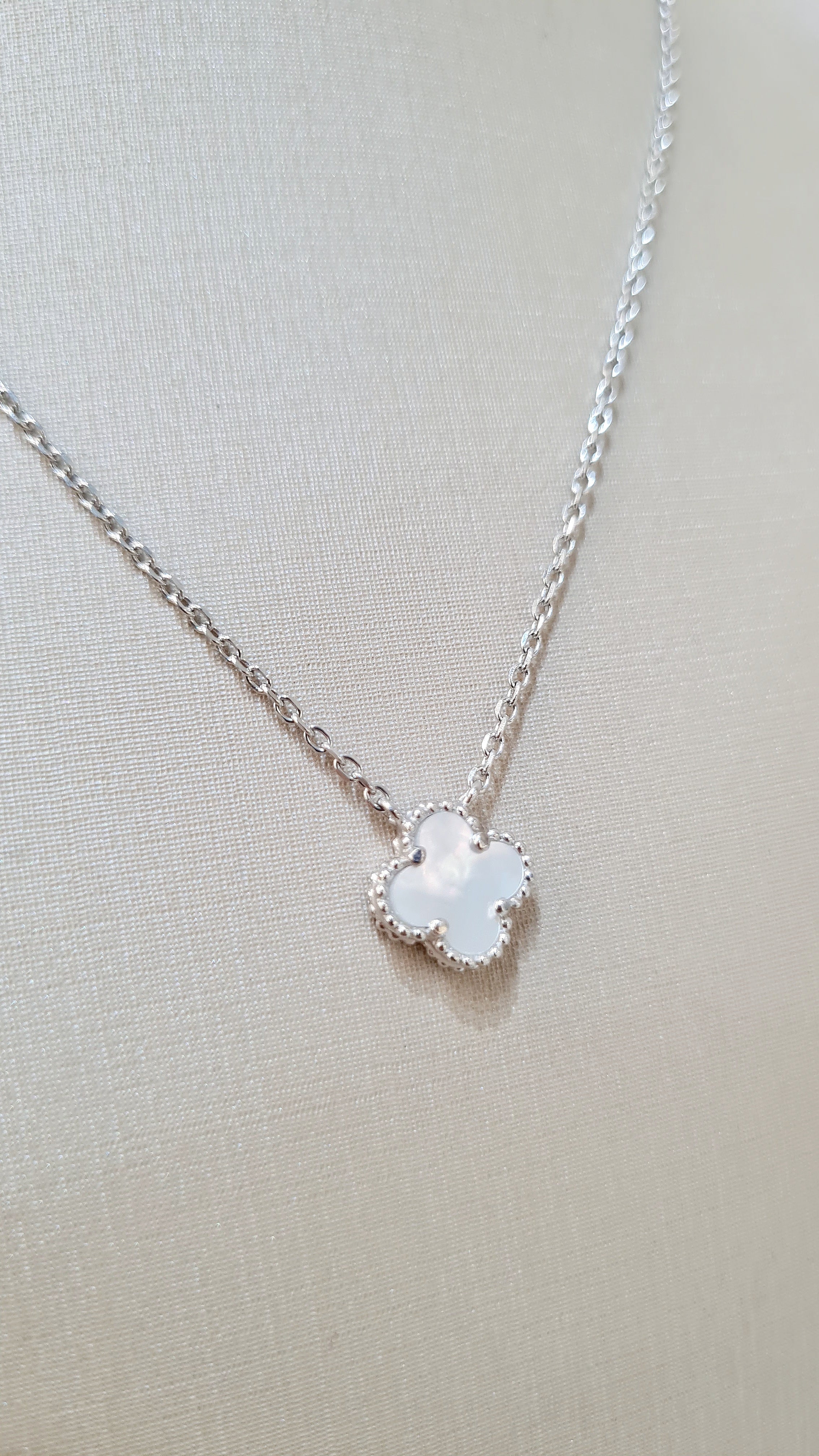 Colar Trevo em Prata 925 com Madrepérola