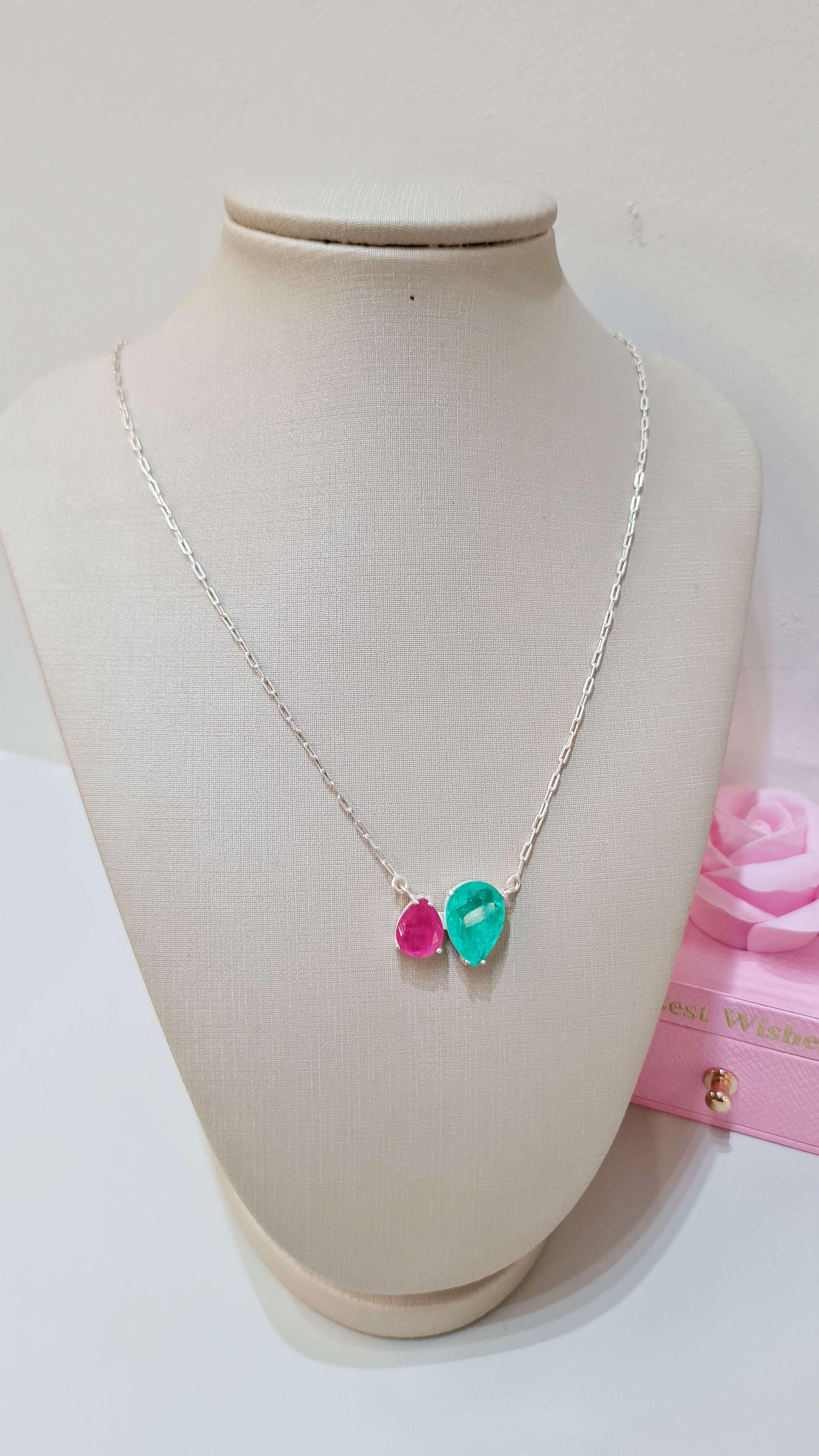 Colar em Prata 925 com Duas Gotas de Cristal Colorido