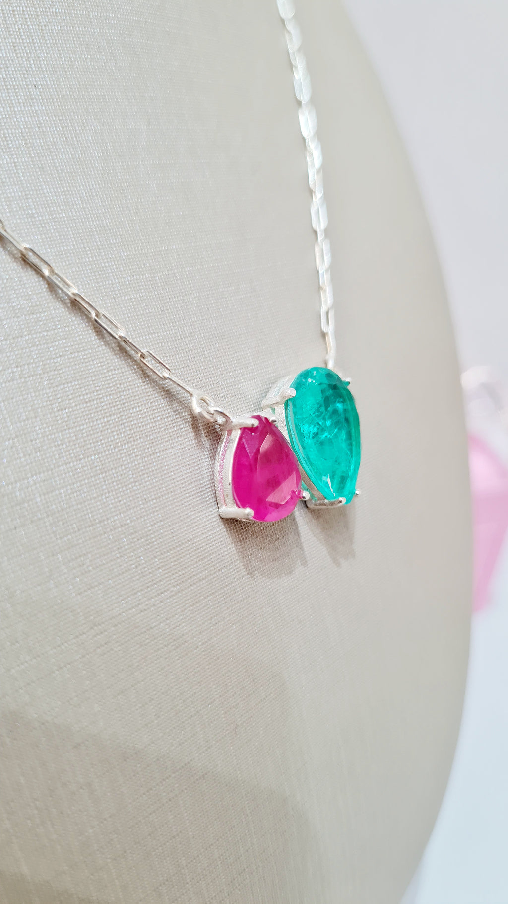 Colar em Prata 925 com Duas Gotas de Cristal Colorido