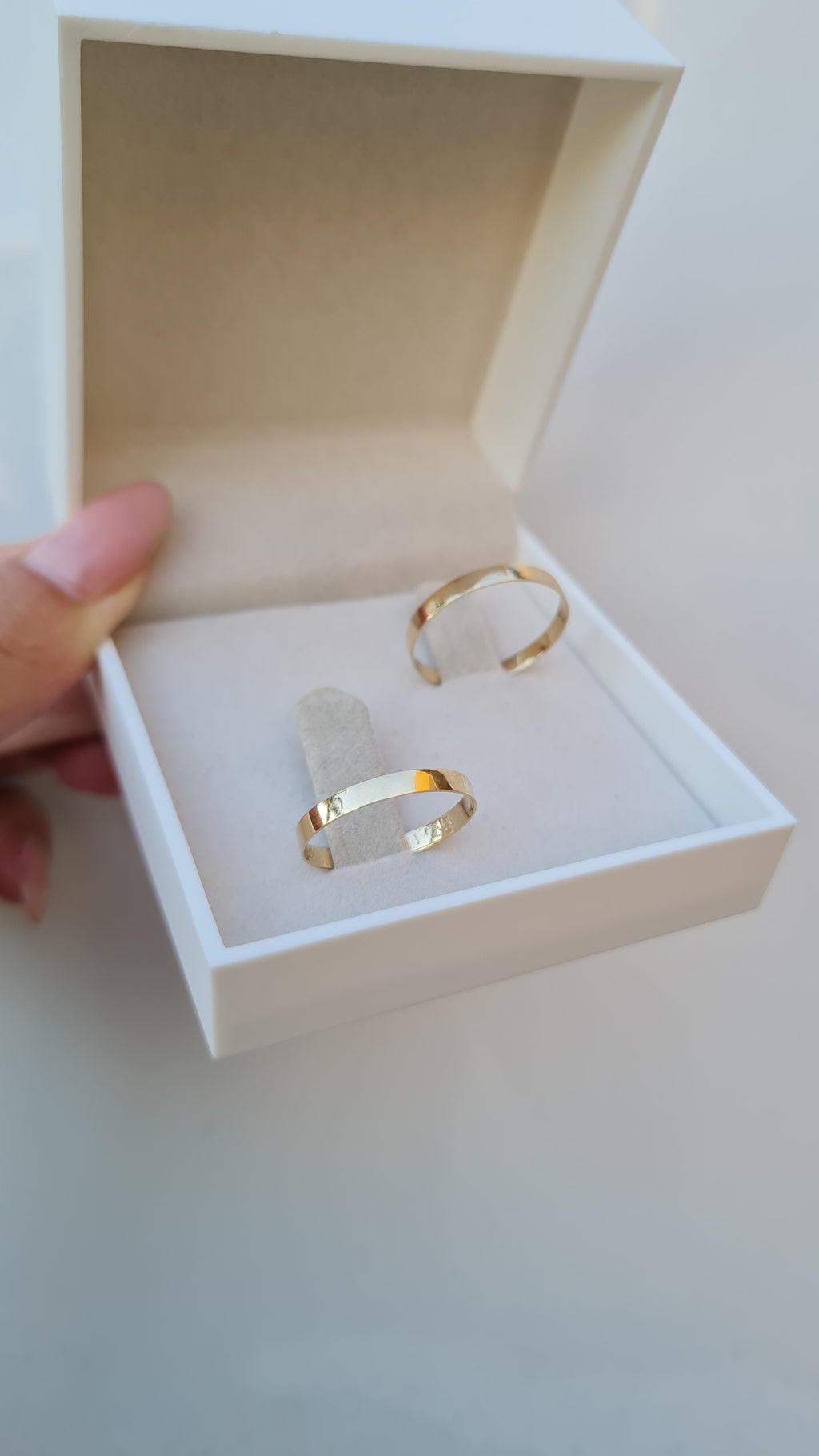 Aliança Quadrada em Ouro 18K – 2mm (Unidade)