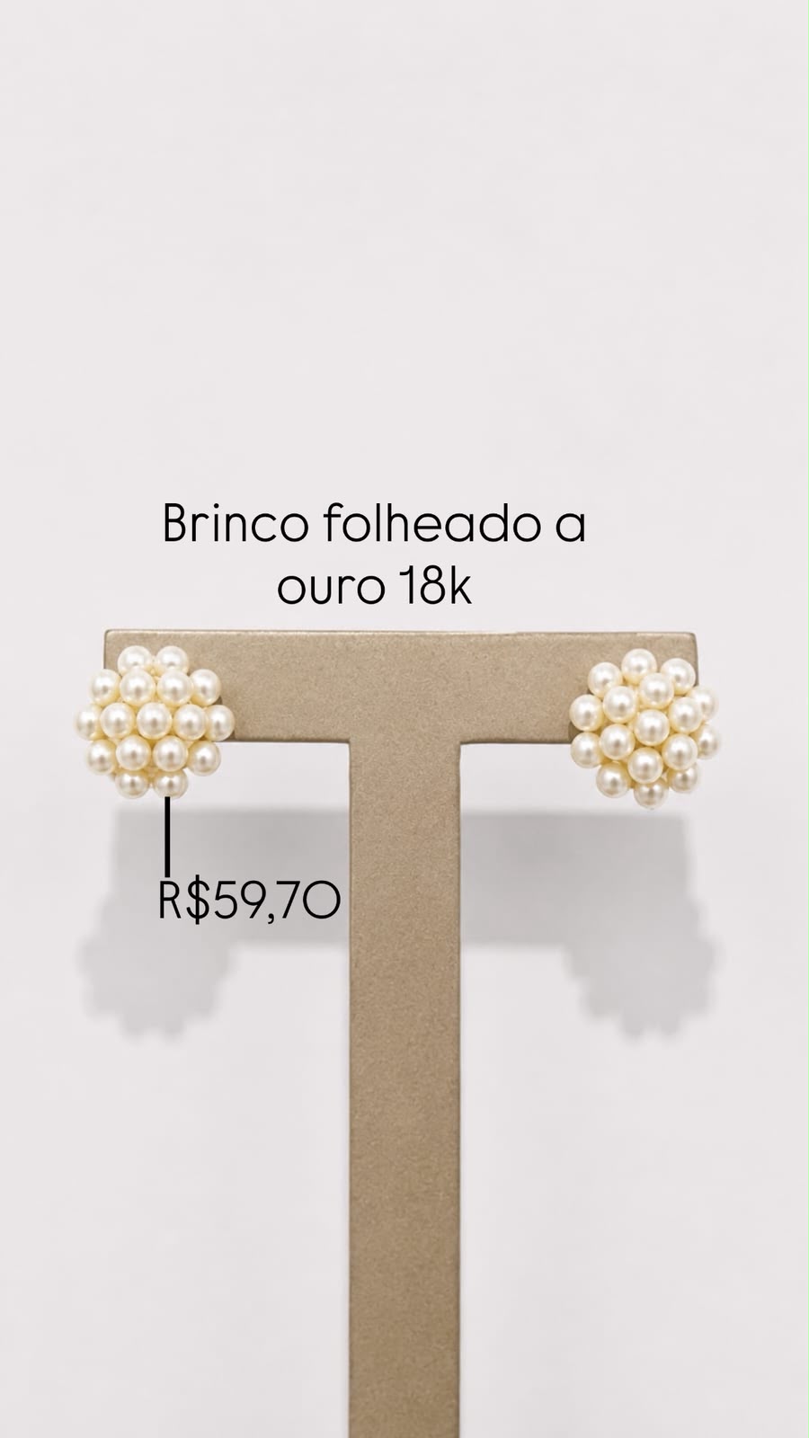 Brinco Mini Pérolas Flor Folheado