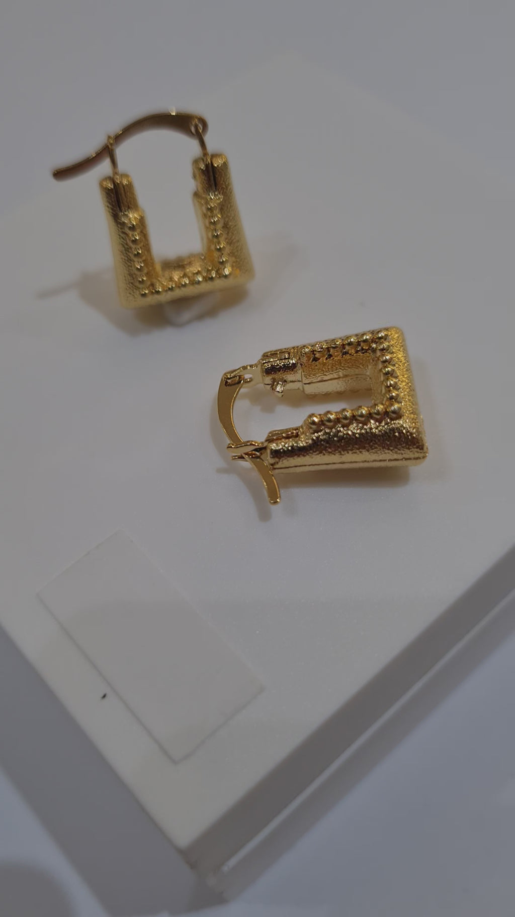 Argola Quadrada Texturizada