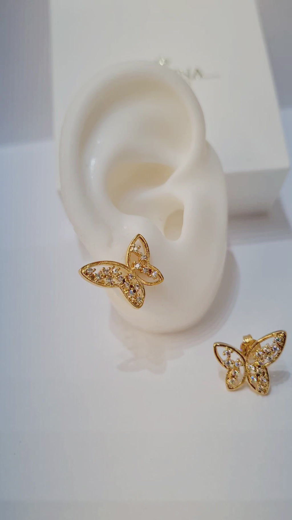 Brinco Borboleta Cravejada