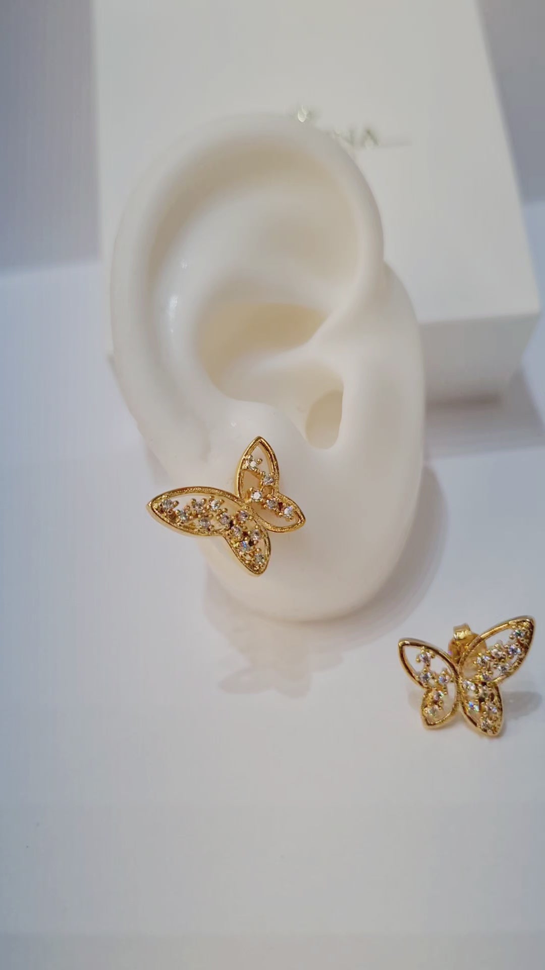 Brinco Borboleta Cravejada