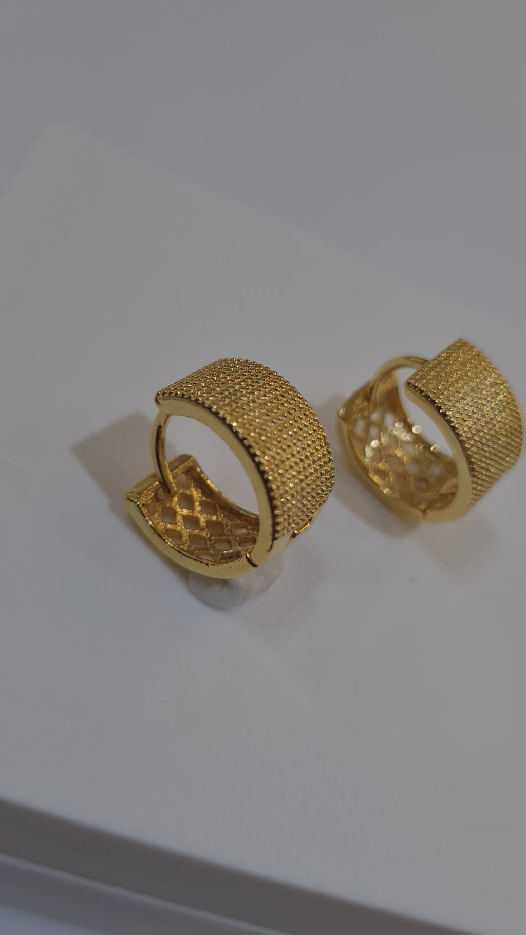 Argola Grossa Texturizada