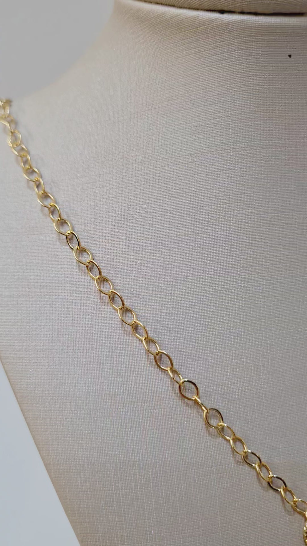 Colar Dourado com Pérolas