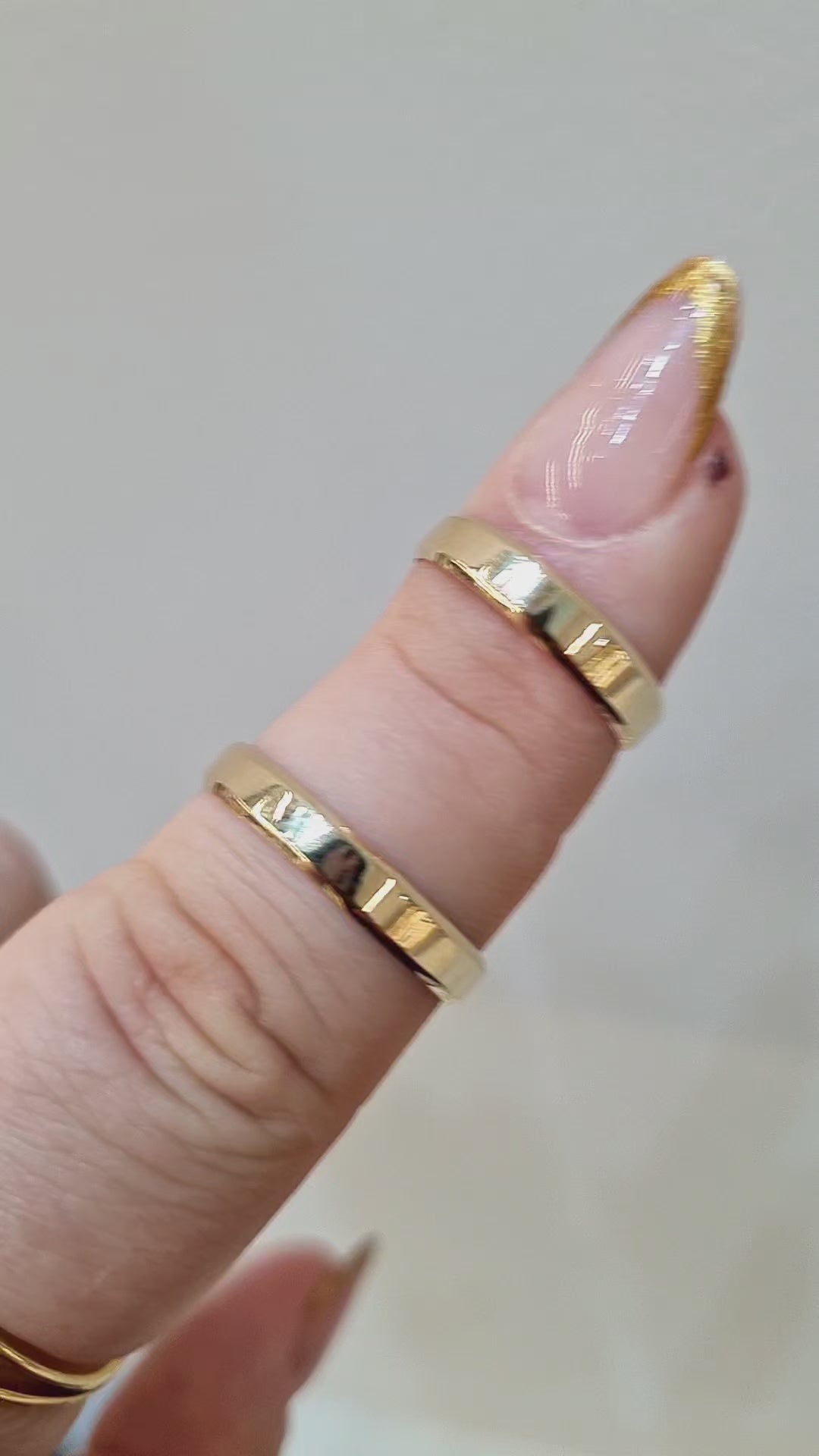 Aliança em Ouro 18k – Modelo Quina Quebrada 3mm (Unidade)