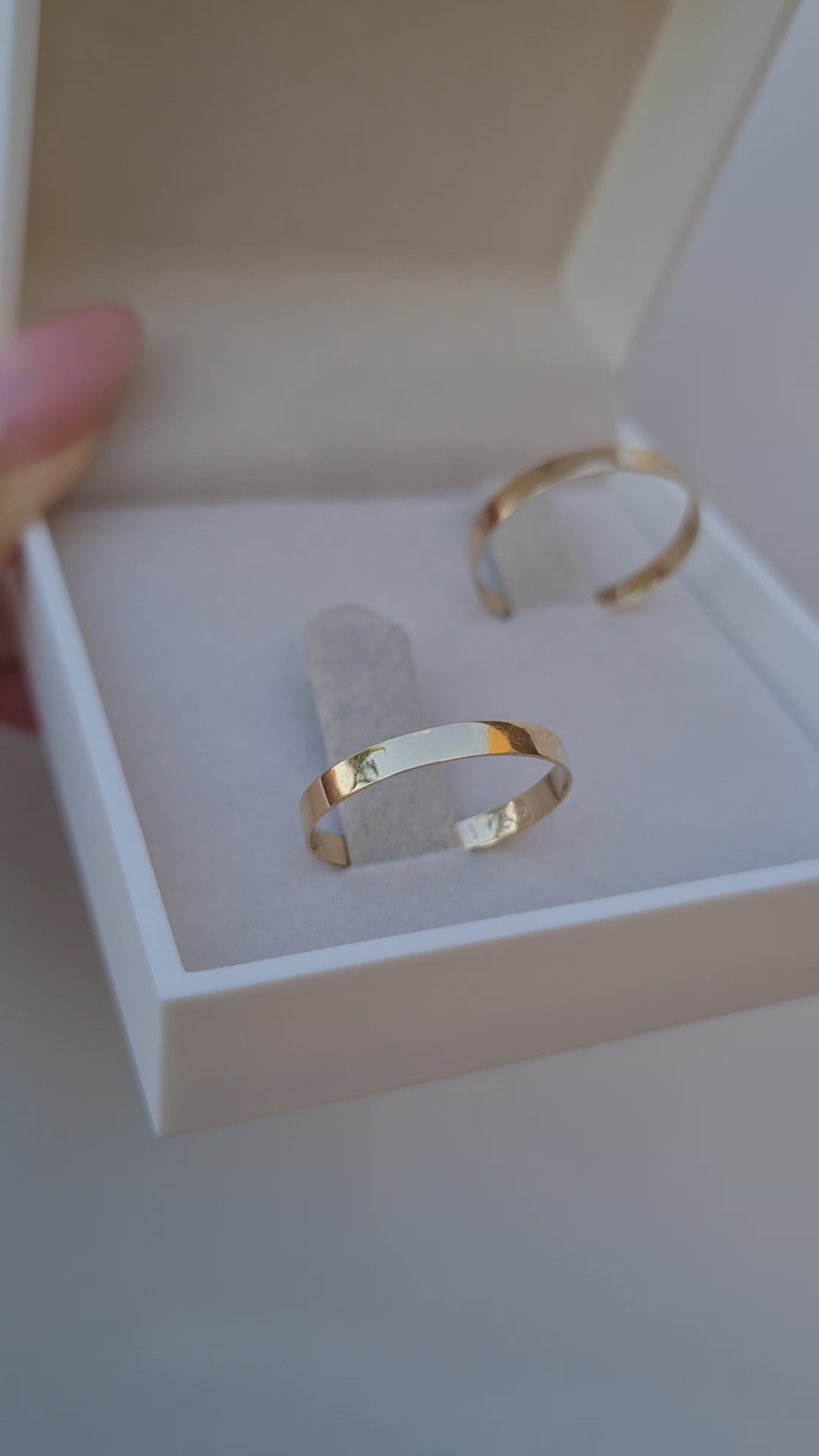 Aliança Quadrada em Ouro 18K – 2mm (Unidade)