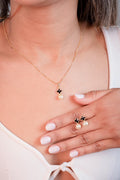 Conjunto Trevo com Perola Semijoia